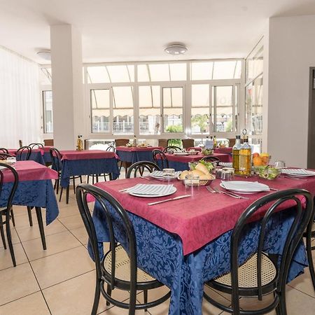 Hotel Villa Isola 里米尼 外观 照片