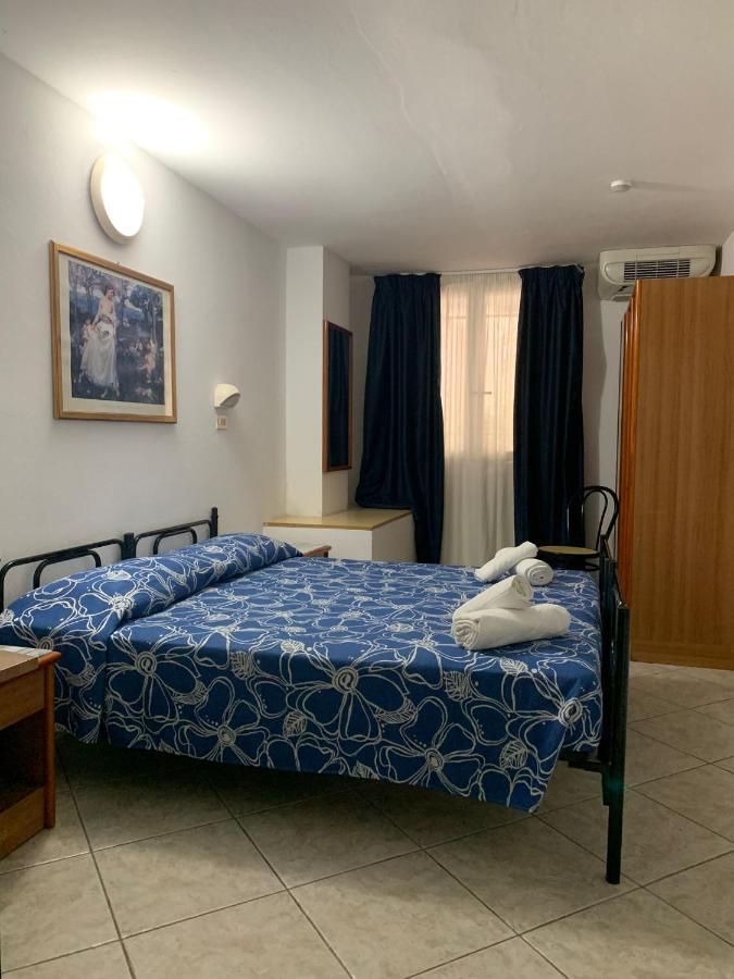 Hotel Villa Isola 里米尼 外观 照片